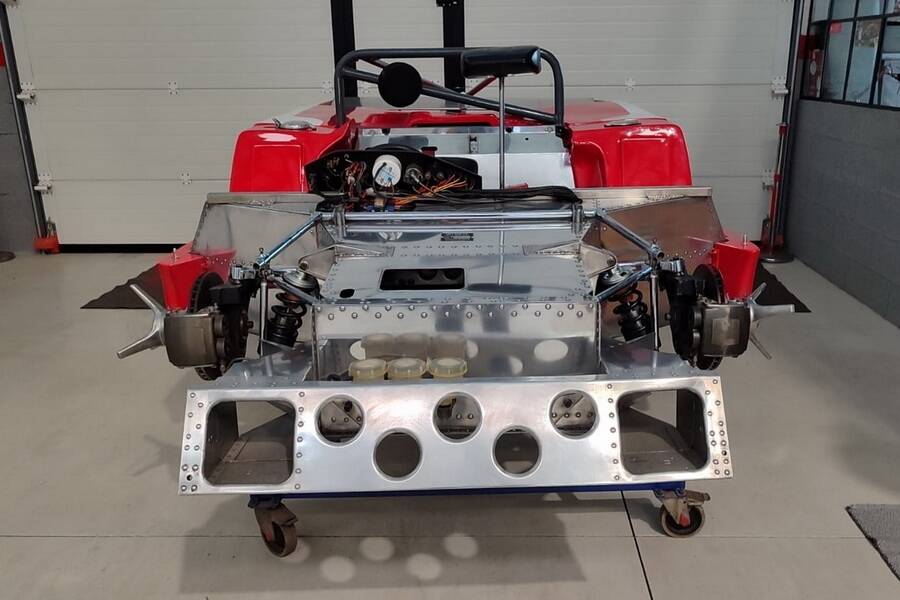 Image 24/50 of Lola T290 (1972)
