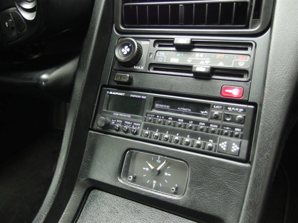 Bild 52/99 von Porsche 928 GTS (1992)