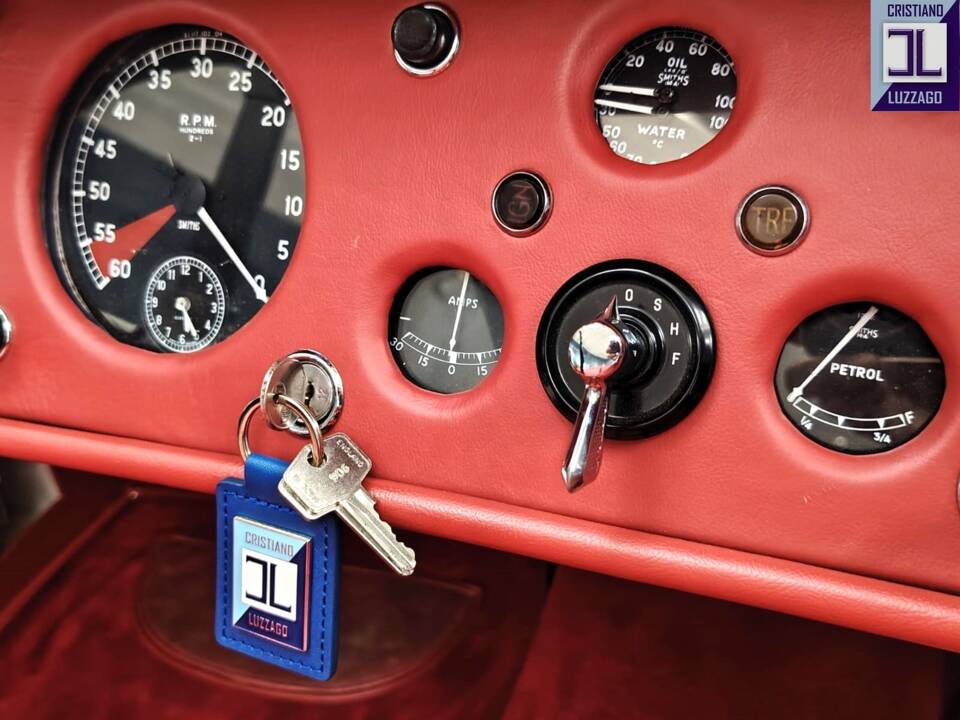 Image 58/74 of Jaguar XK 140 OTS (1956)