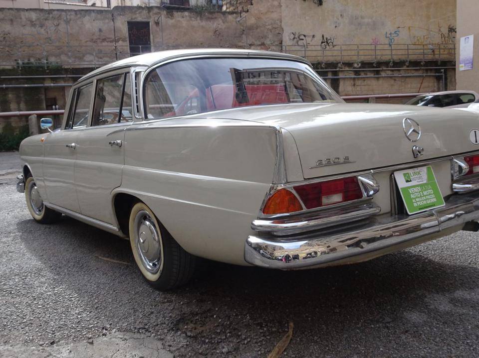 Image 6/10 of Mercedes-Benz 220 S b (1962)