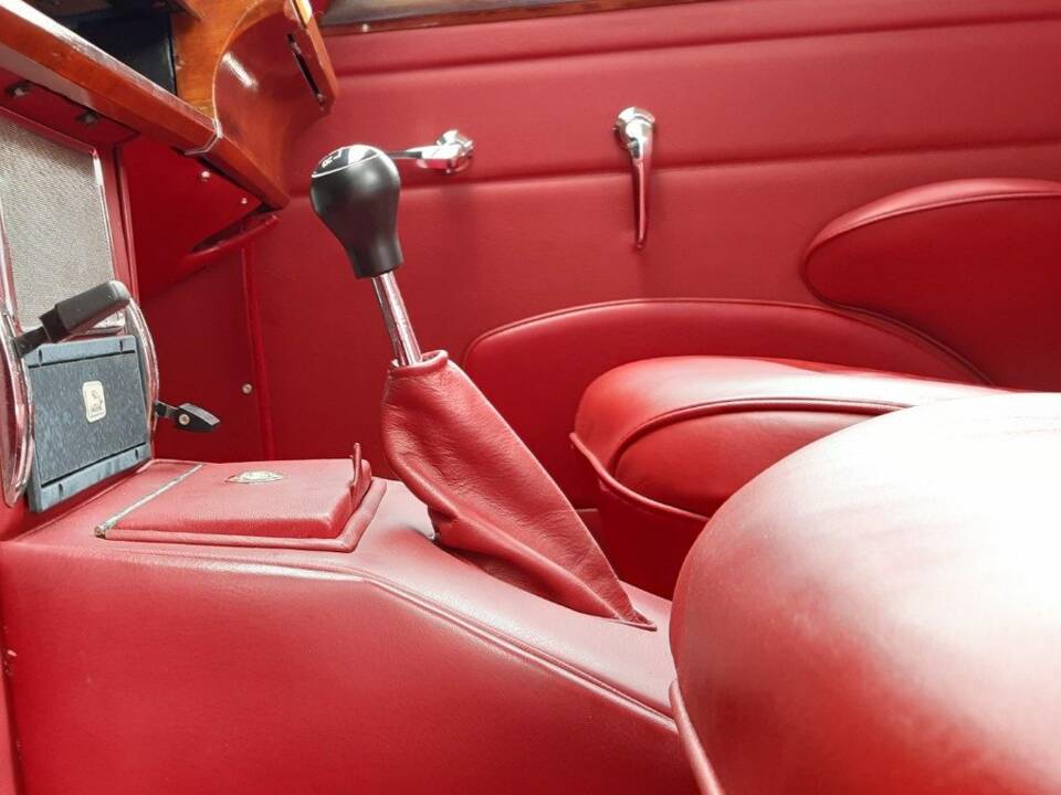 Image 38/49 of Jaguar Mk II 3.8 (1963)