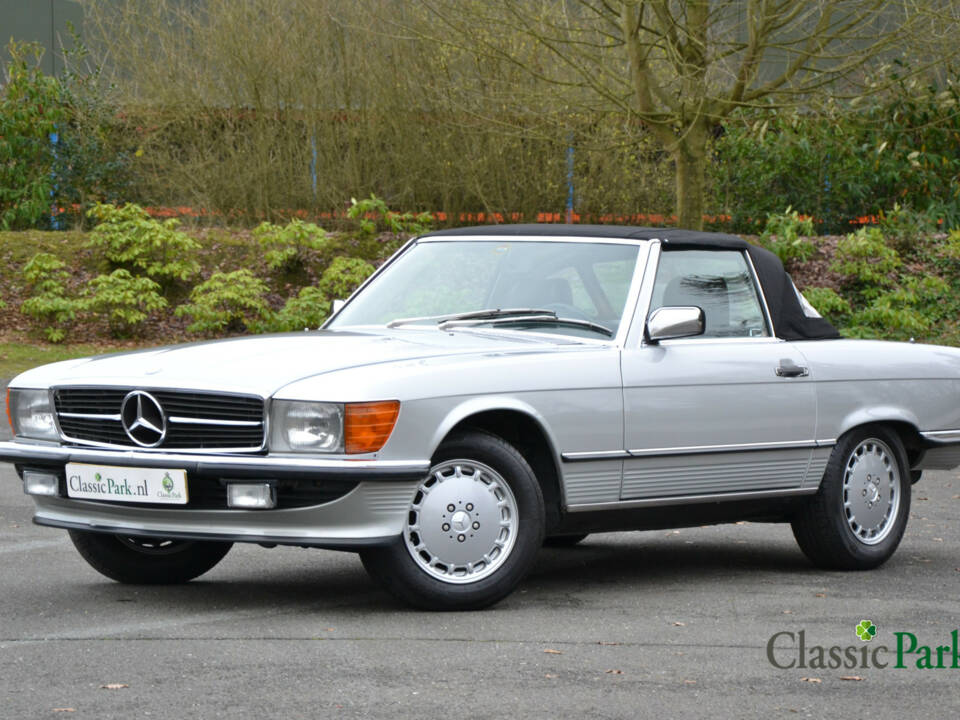 Immagine 4/50 di Mercedes-Benz 300 SL (1986)