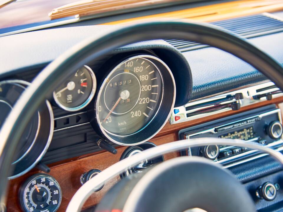 Image 11/38 of Mercedes-Benz 300 SEL 6.3 (1970)