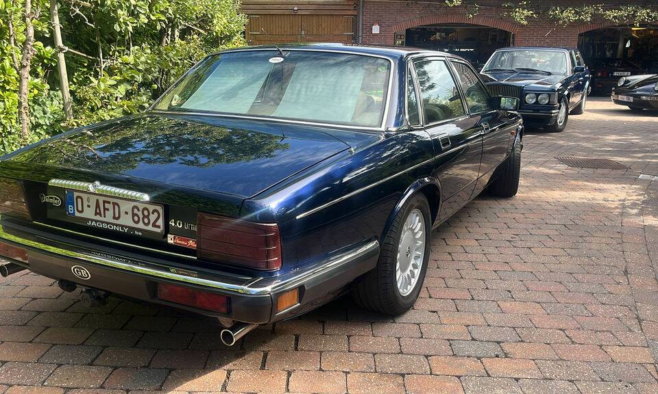 Afbeelding 6/8 van Daimler XJ 6 4.0 (1992)