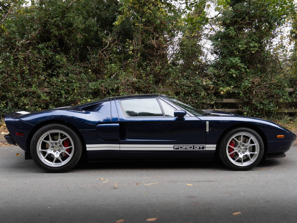 Image 7/18 of Ford GT (2006)