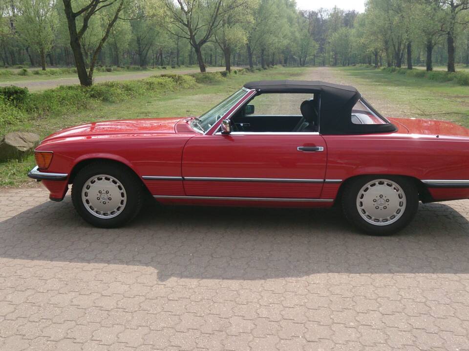 Image 7/18 de Mercedes-Benz 300 SL (1986)