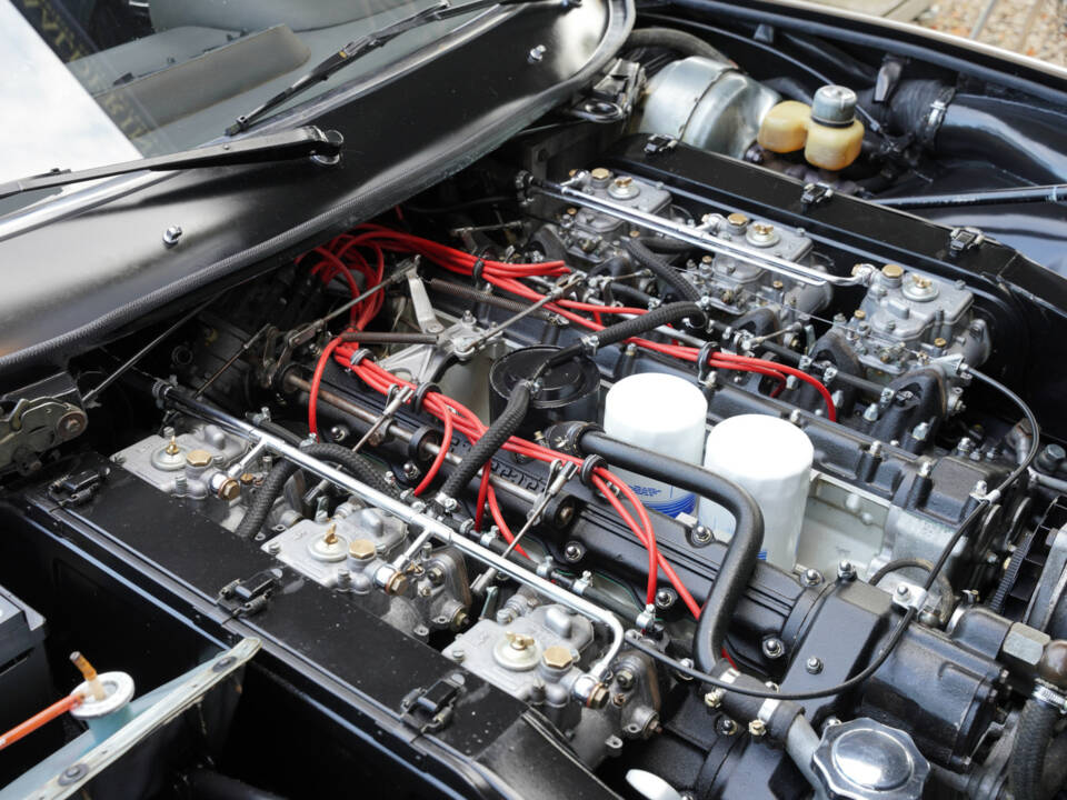 Image 28/50 of Ferrari 365 GTC&#x2F;4 (1972)