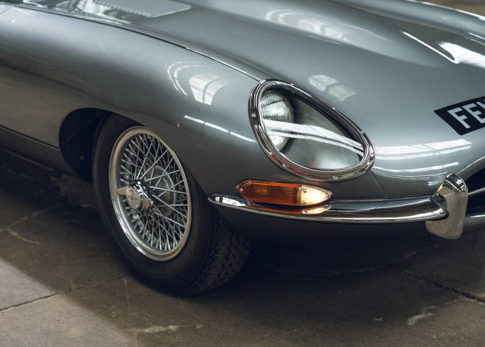 Image 4/59 de Jaguar Type E 4.2 (1966)