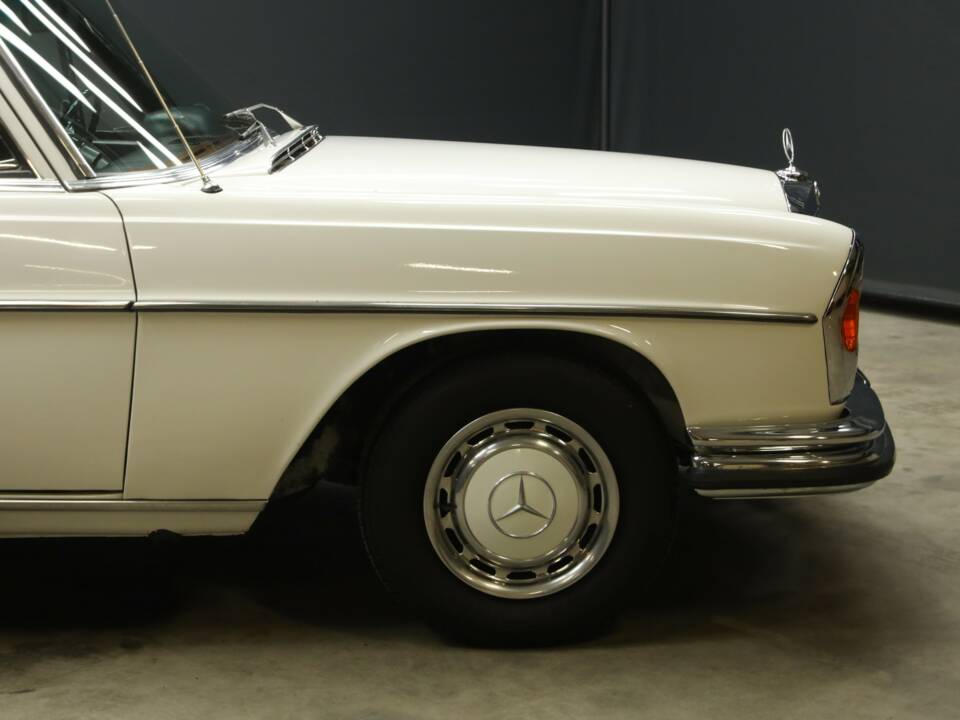 Bild 40/50 von Mercedes-Benz 280 SE (1970)