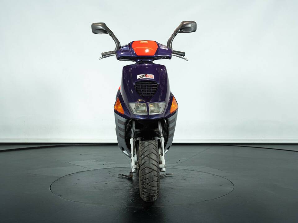 Image 3/21 de Aprilia SR 50 (1996)