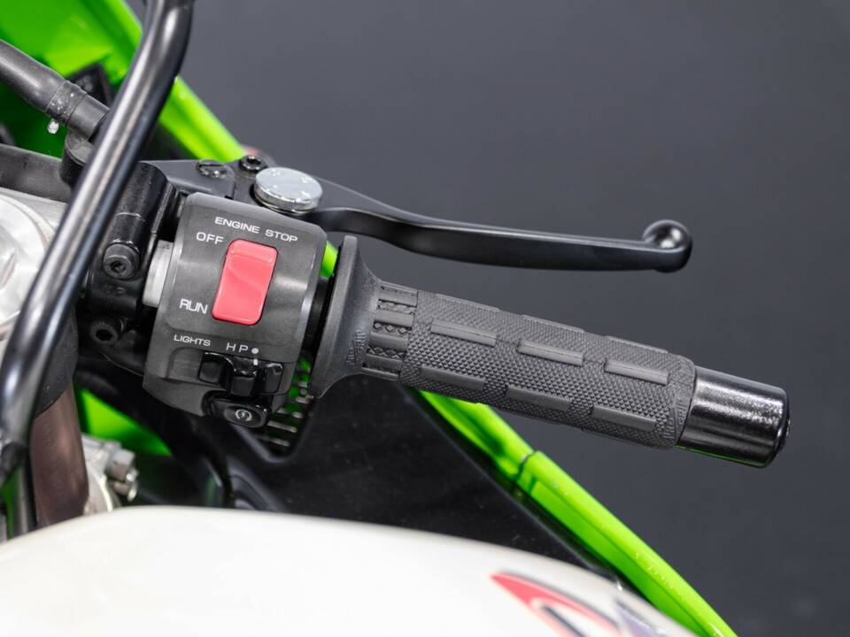 Afbeelding 20/35 van Kawasaki ZX-R 750 J/R (1993)