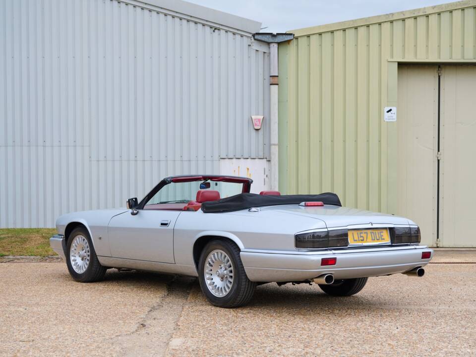 Image 24/50 of Jaguar XJS 6.0 (1993)