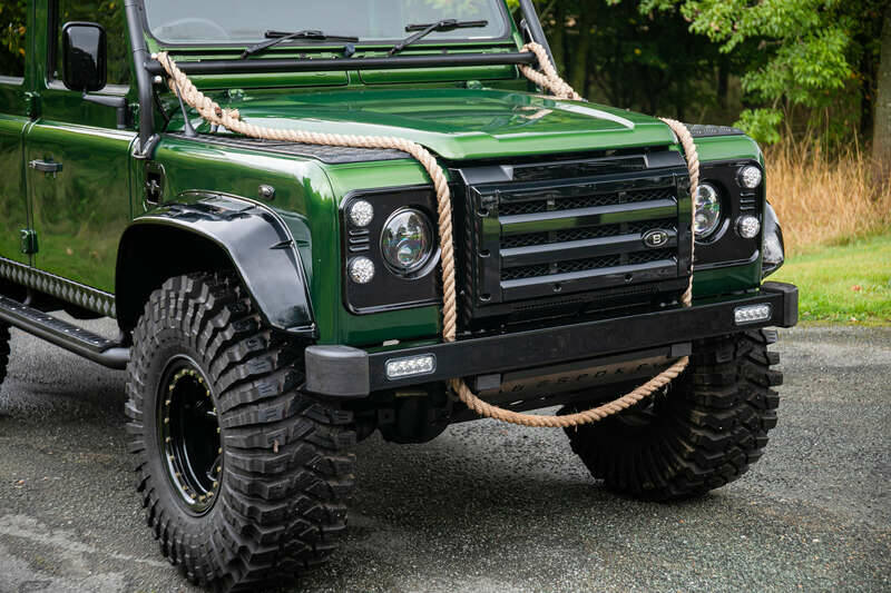 Immagine 27/36 di Land Rover Defender 110 (2005)