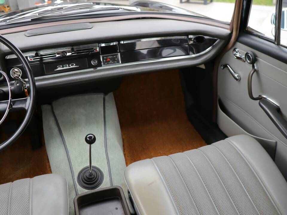 Afbeelding 18/50 van Mercedes-Benz 230 S (1967)