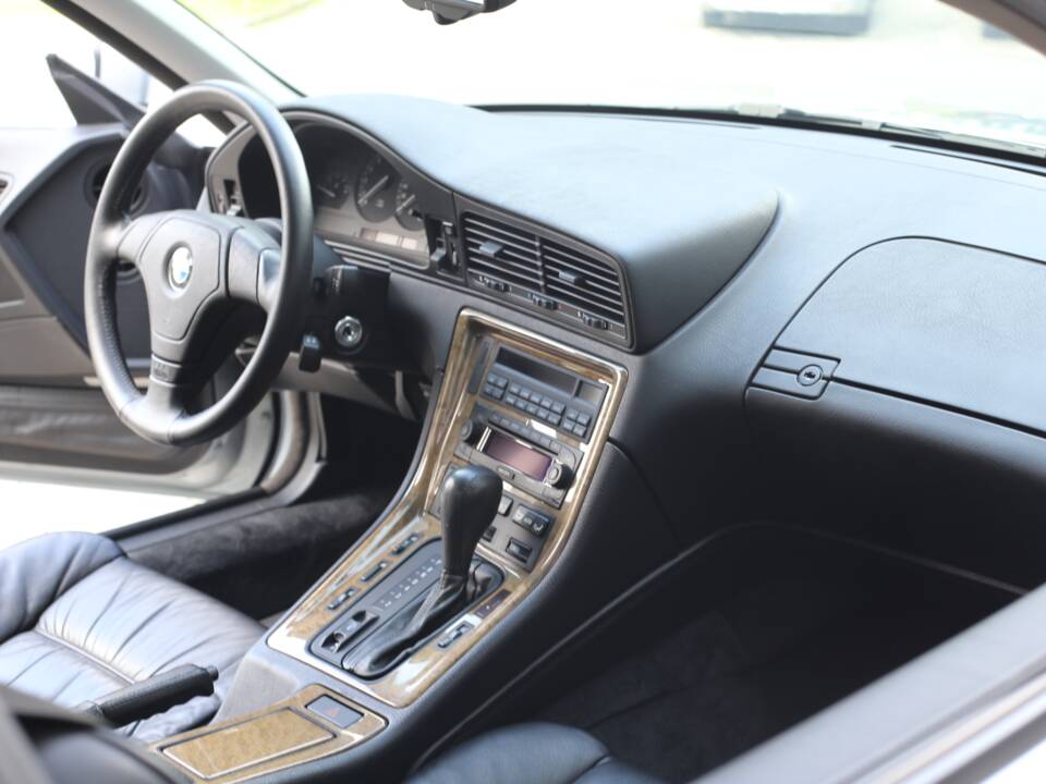 Afbeelding 20/33 van BMW 840i (1994)