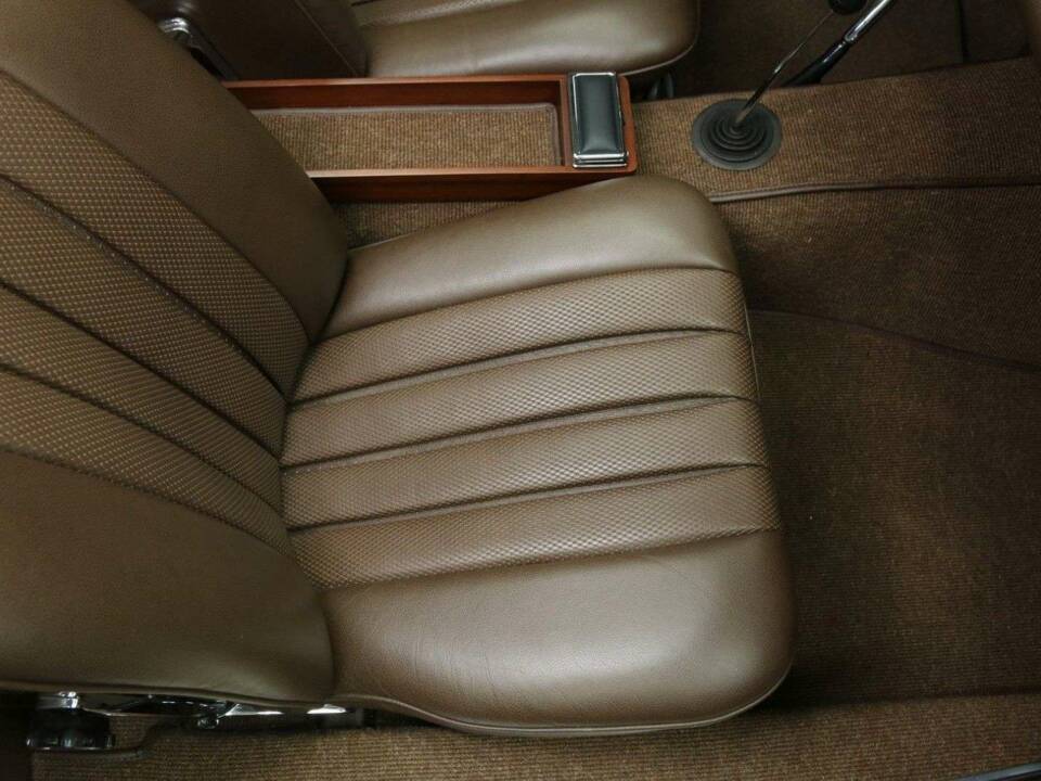 Image 30/50 of Mercedes-Benz 230 SL (1967)