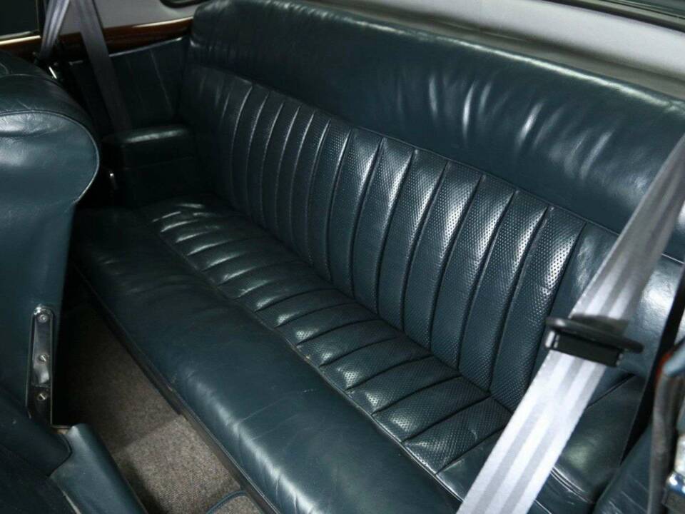 Bild 26/49 von Mercedes-Benz 220 SE (1960)