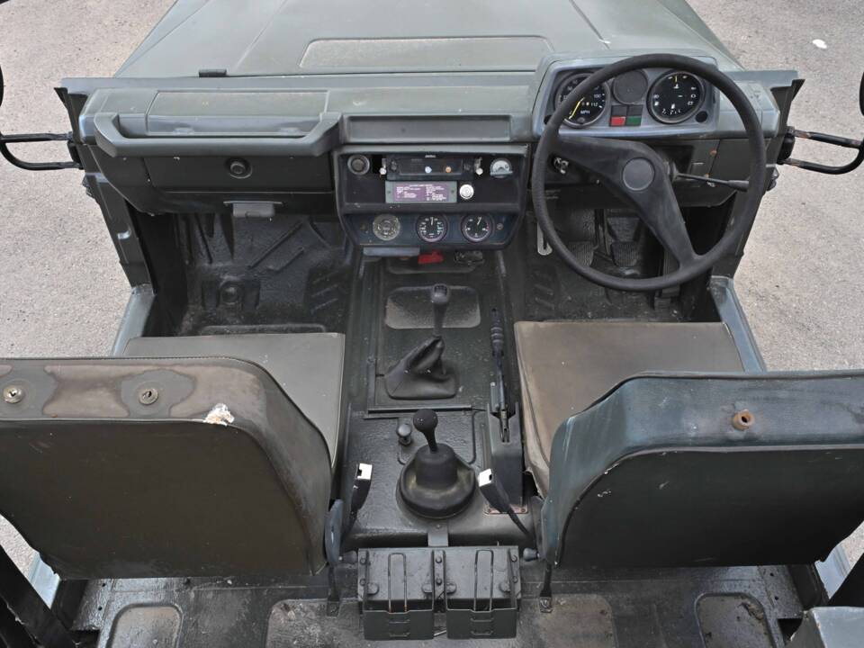 Immagine 4/50 di Mercedes-Benz 240 GD (SWB) (1987)