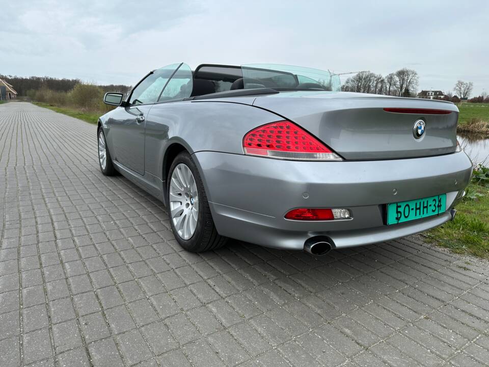 Bild 33/59 von BMW 650i (2006)