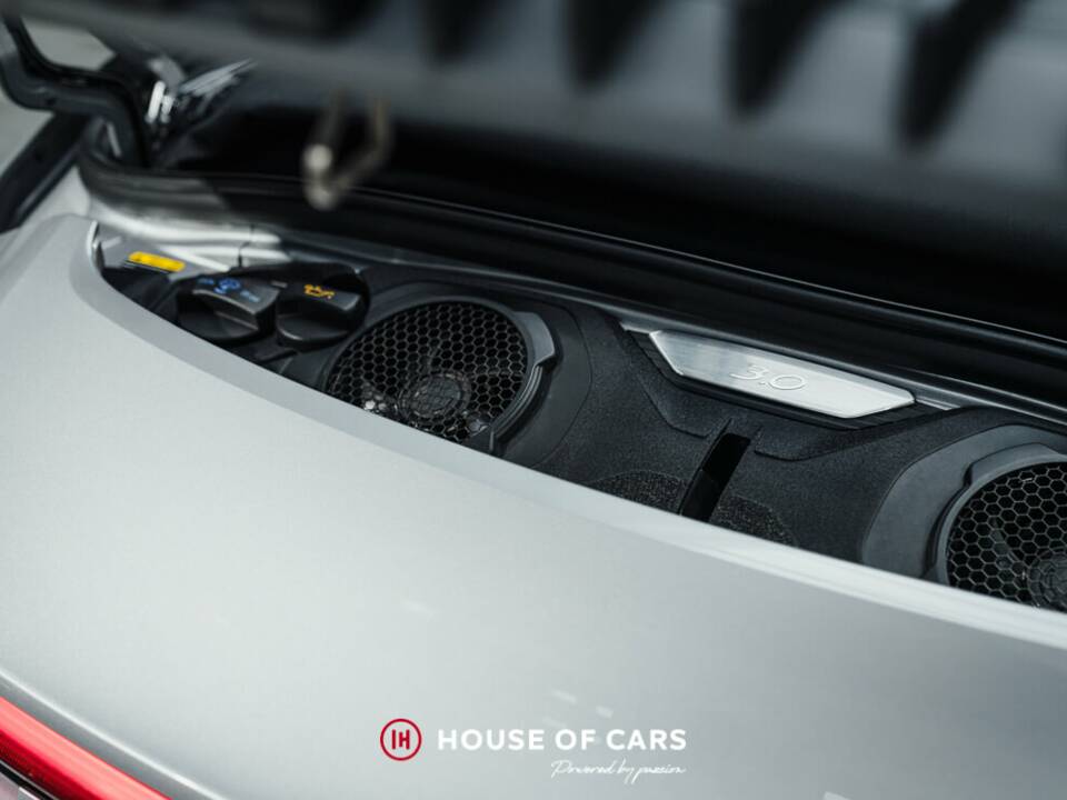 Image 13/25 of Porsche 911 Carrera (2023)