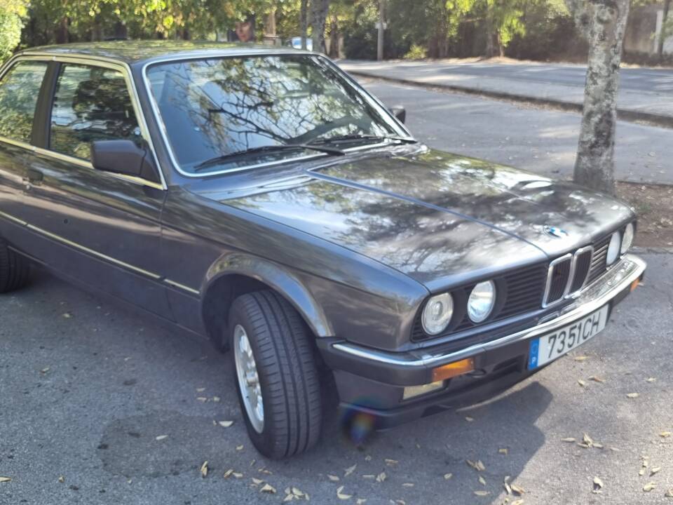 Image 1/100 of BMW 323i (1984)