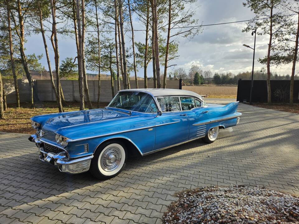 Bild 4/6 von Cadillac 62 Sedan DeVille (1958)