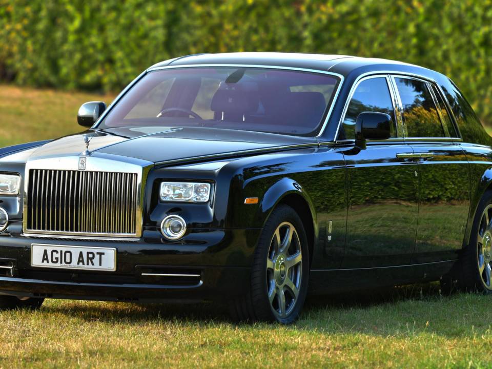 Image 4/50 of Rolls-Royce Phantom VII (2010)