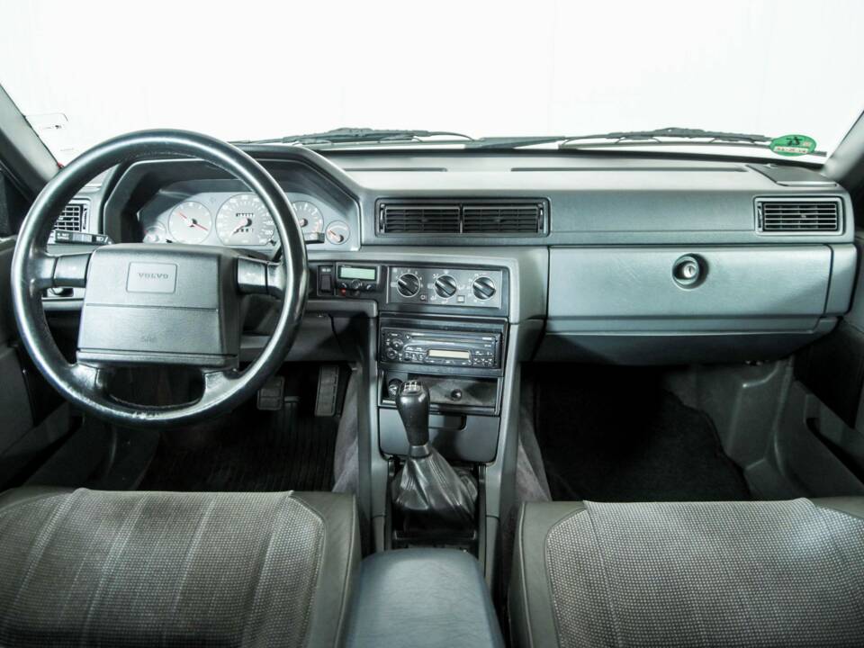 Bild 7/50 von Volvo 940 2.3i (1996)