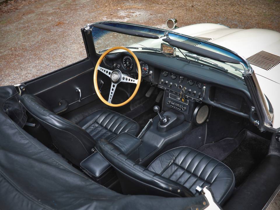 Bild 41/50 von Jaguar E-Type 4.2 (1965)