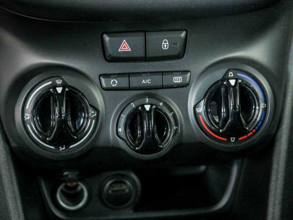 Image 35/50 of Peugeot 208 1.2 PureTech 82 (2019)