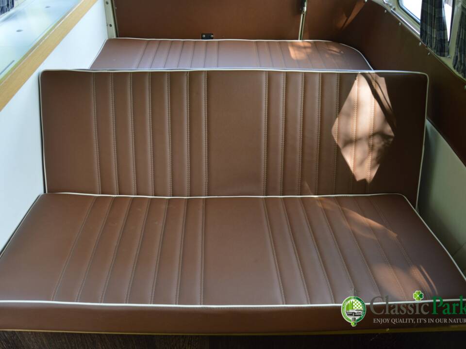 Bild 7/12 von Volkswagen T2b Camper (1976)
