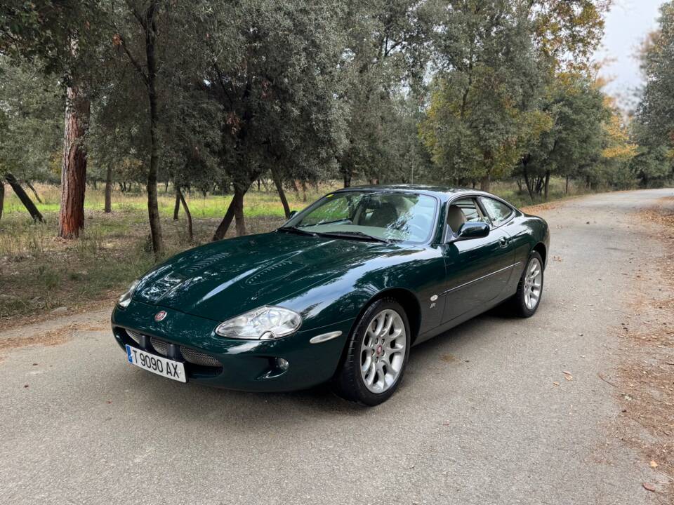 Image 1/40 de Jaguar XKR (1998)