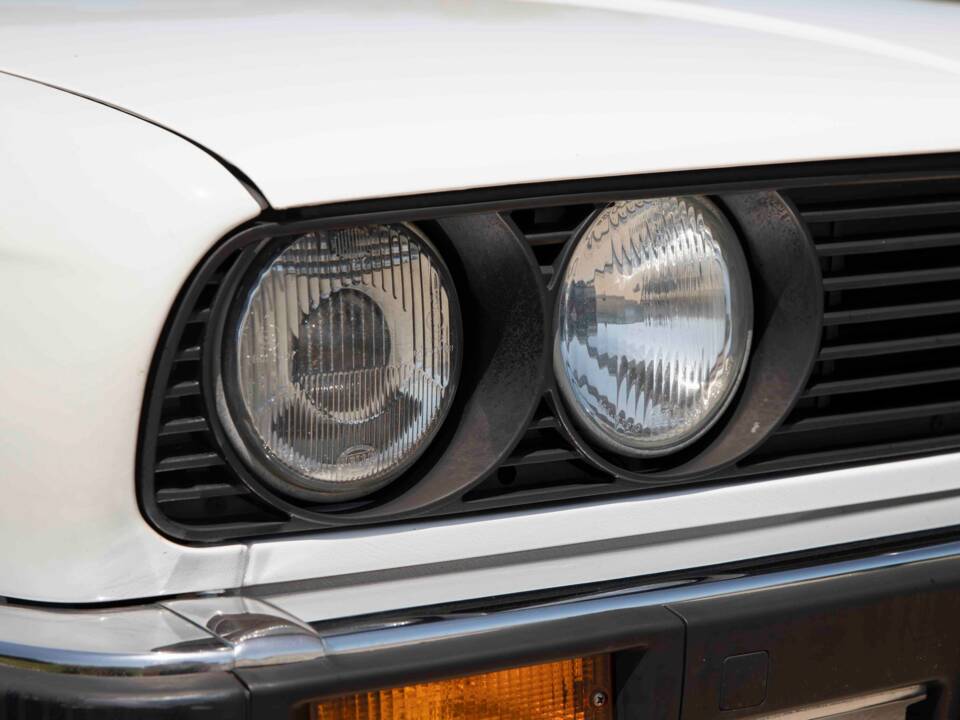 Image 35/70 of BMW 320i (1990)
