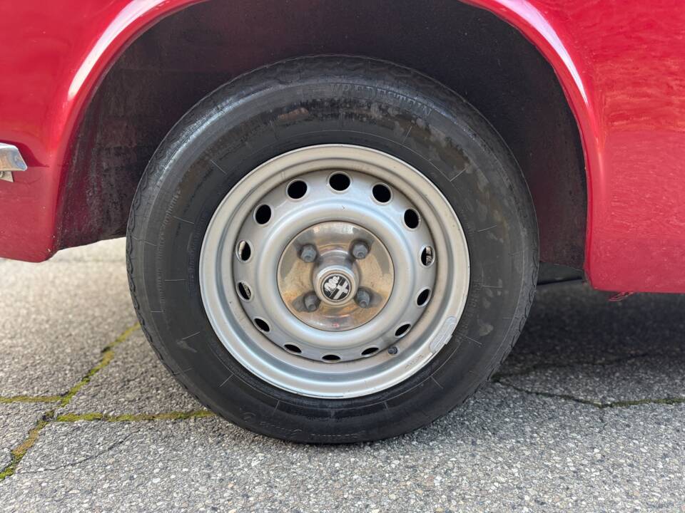 Immagine 31/48 di Alfa Romeo Giulia GT 1300 Junior (1972)