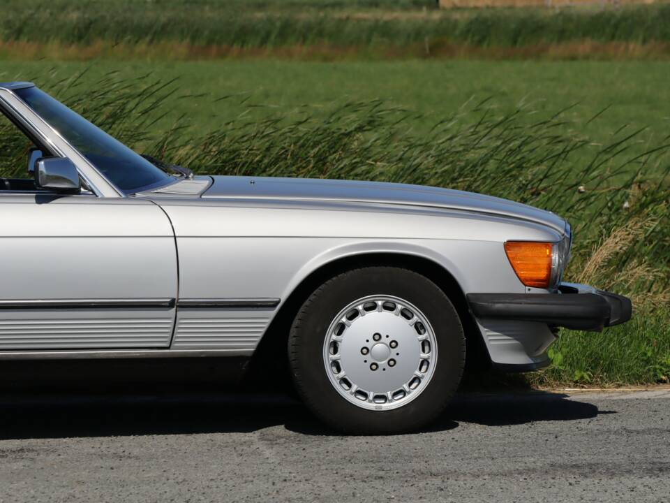 Image 26/50 de Mercedes-Benz 560 SL (1988)