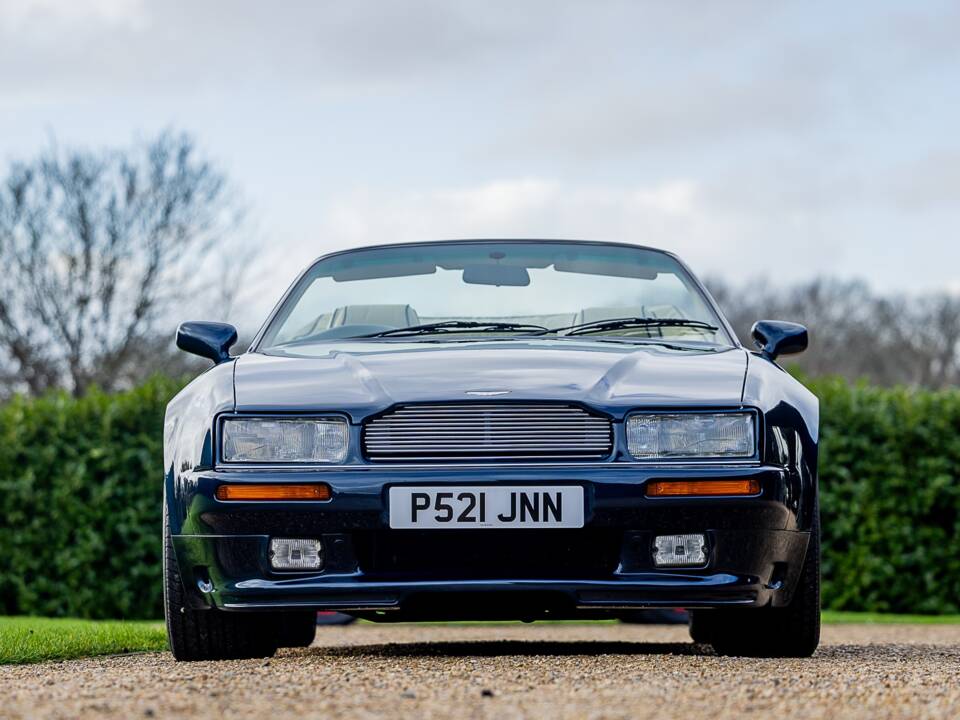 Image 7/50 of Aston Martin Virage Volante (1997)