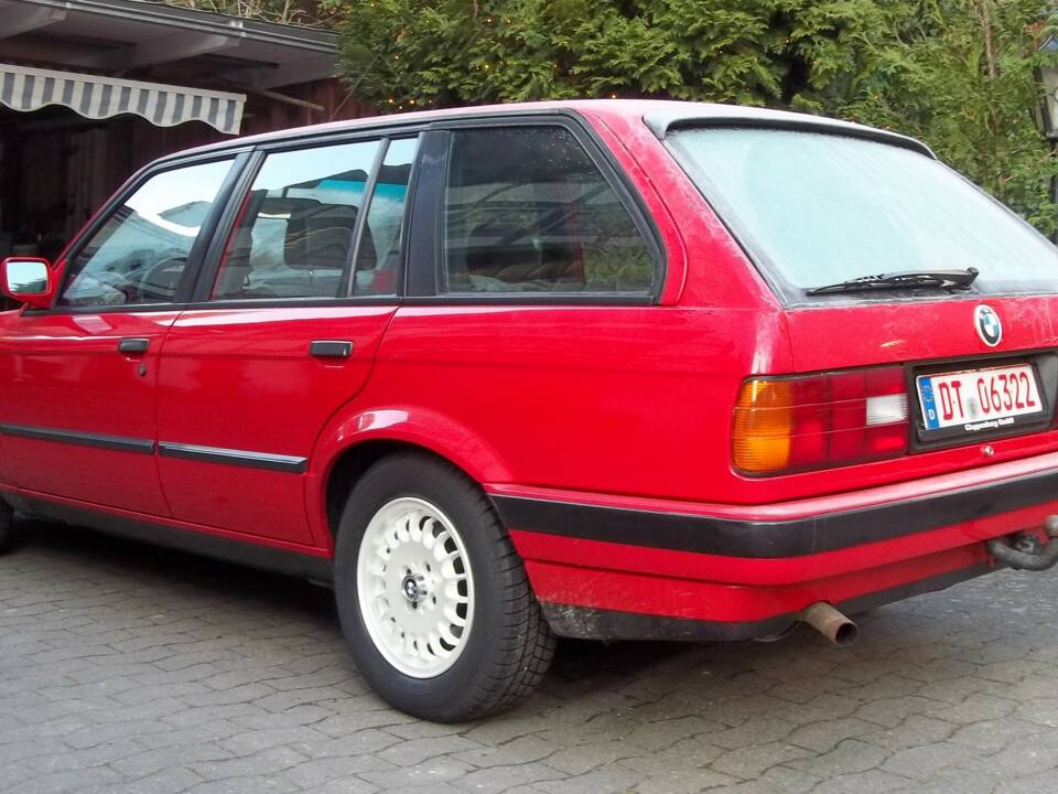 Imagen 23/23 de BMW 316i Touring (1993)