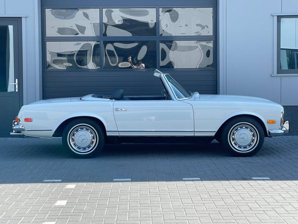 Image 2/33 of Mercedes-Benz 280 SL (1971)