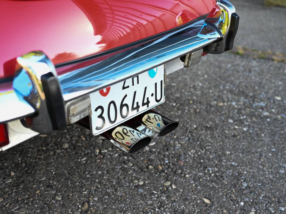 Immagine 25/39 di Jaguar E-Type V12 (2+2) (1973)