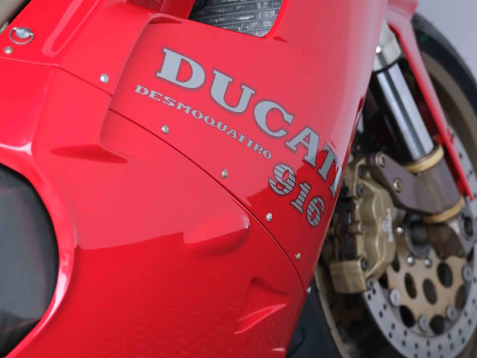 Bild 90/93 von Ducati 916 Strada (1994)