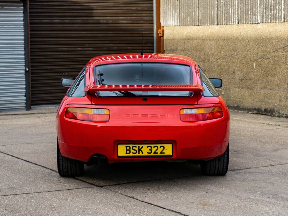 Afbeelding 7/18 van Porsche 928 S4 (1989)