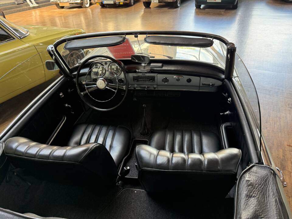 Image 12/17 of Mercedes-Benz 190 SL (1961)