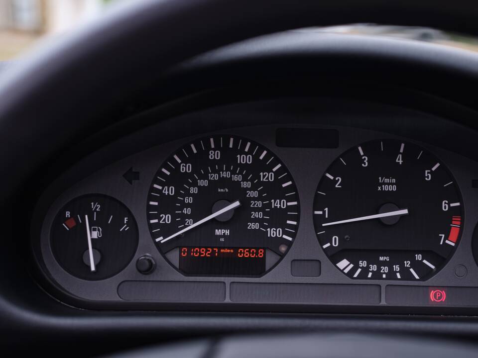 Image 37/50 de BMW 328i (1995)