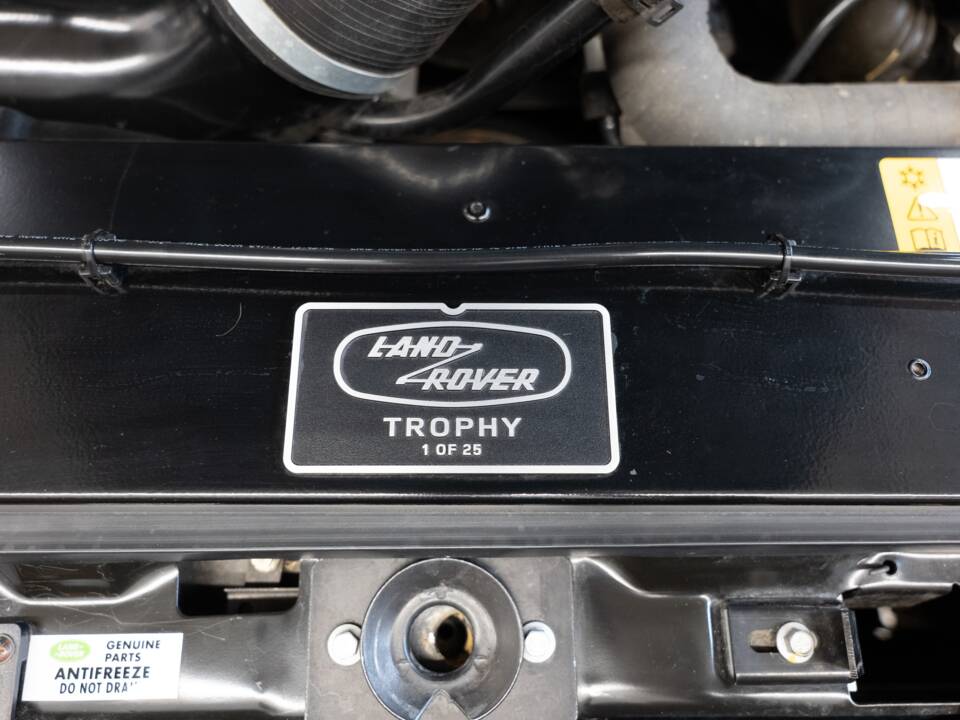 Image 32/47 of Land Rover Defender 90 Works V8 (2013)