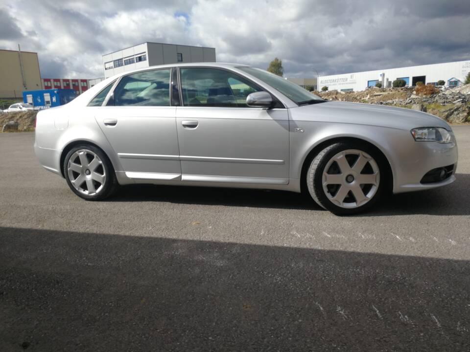 Bild 3/11 von Audi S4 (2005)