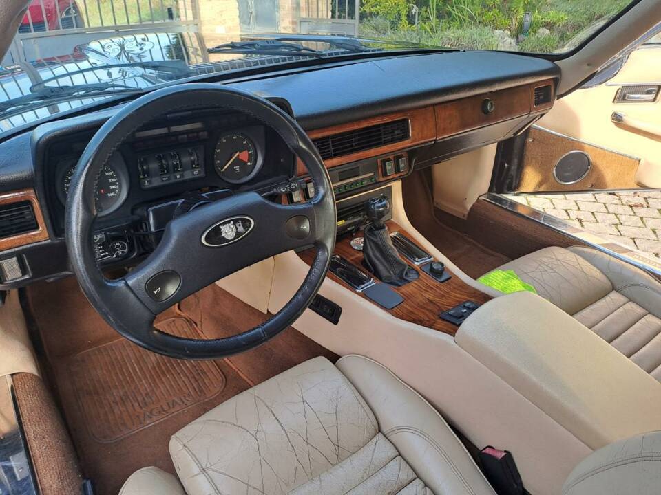 Image 9/40 of Jaguar XJ-S 3.6 (1987)