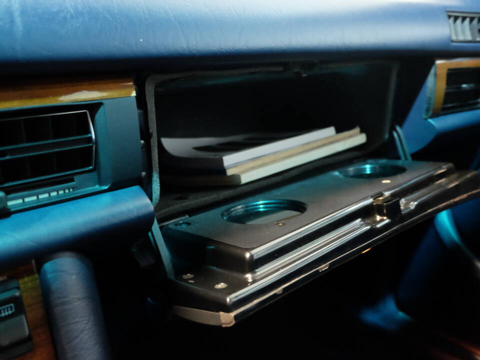 Image 25/31 of Mercedes-Benz 500 SEL (1987)
