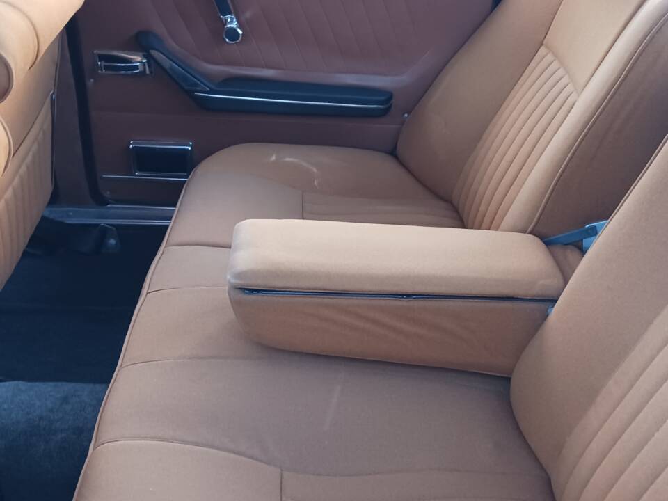 Image 13/15 of Alfa Romeo 1750 Berlina (1970)