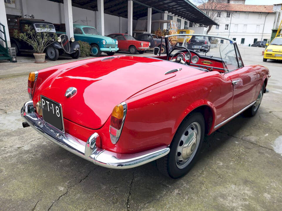 Image 12/65 of Alfa Romeo Giulietta Spider (1962)