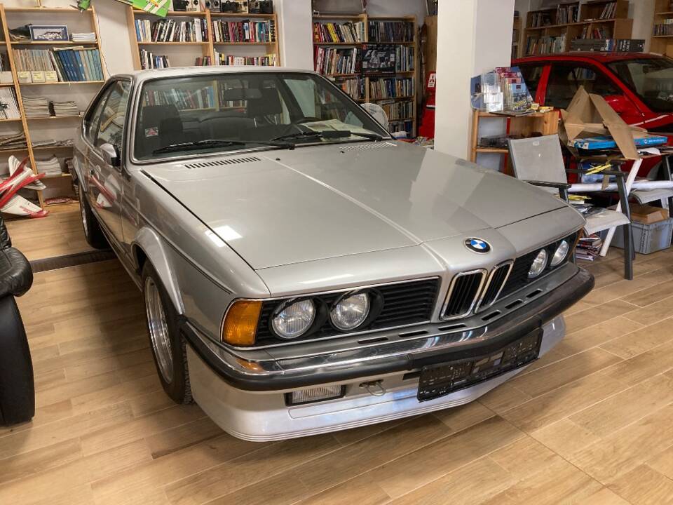 Bild 1/22 von BMW M 635 CSi (1987)